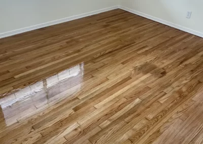 Spotless wooden floor molding